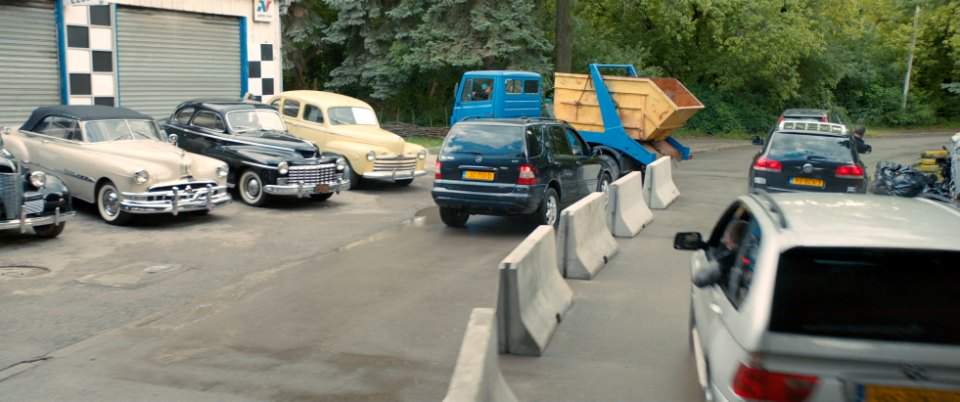 Pontiac Chieftain De Luxe