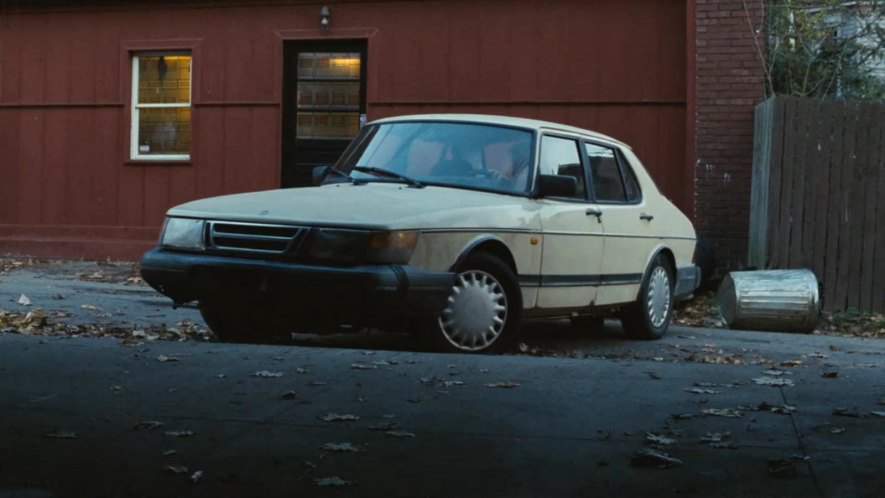 SAAB 900