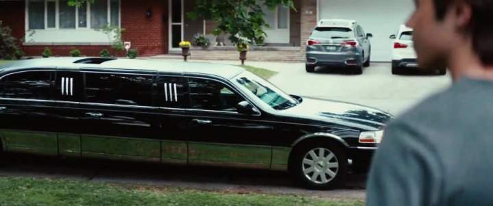 Lincoln Town Car Stretched Limousine