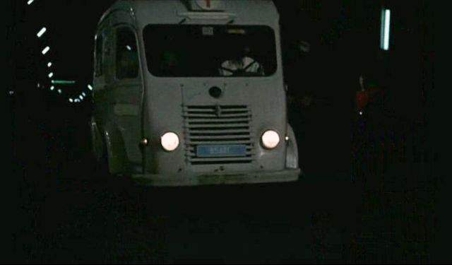 Renault 1400 Kg Goélette Ambulance