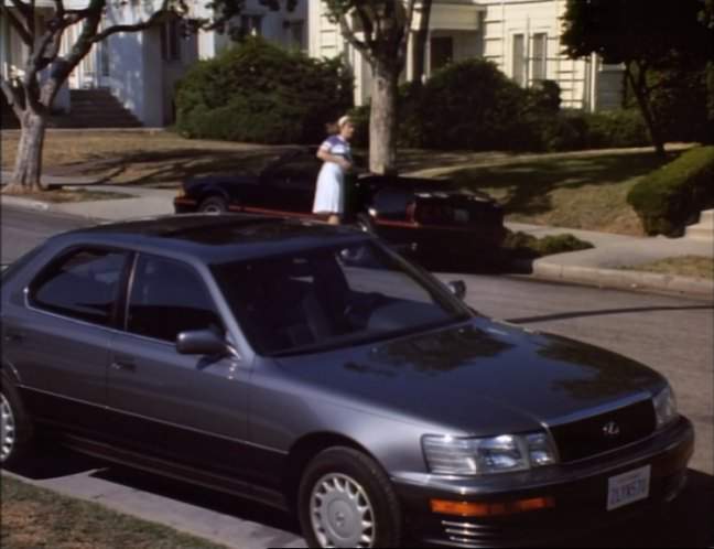 Lexus LS 400