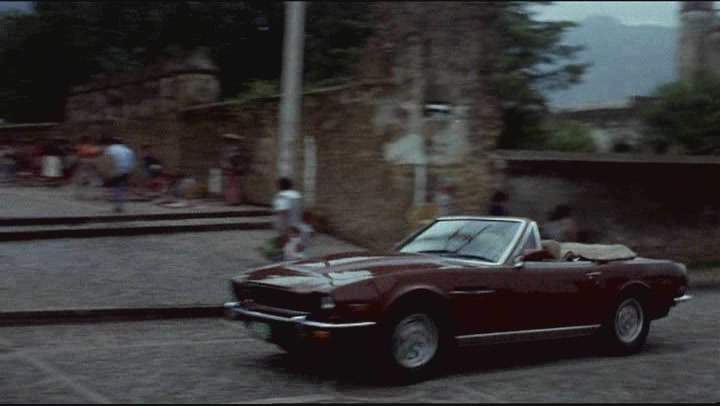 Aston Martin V8 Volante