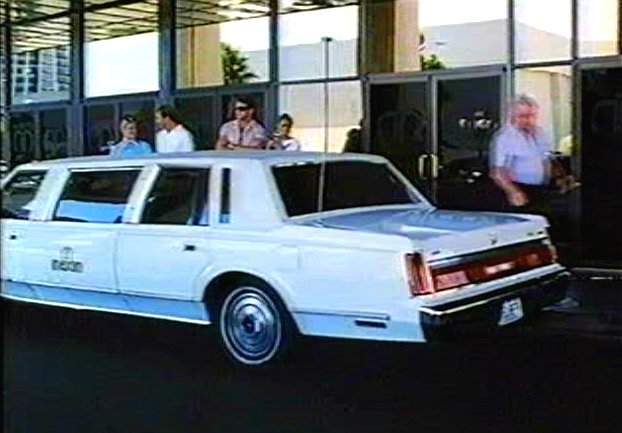 Lincoln Town Car Stretched Limousine