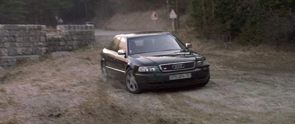 Audi S8 D2