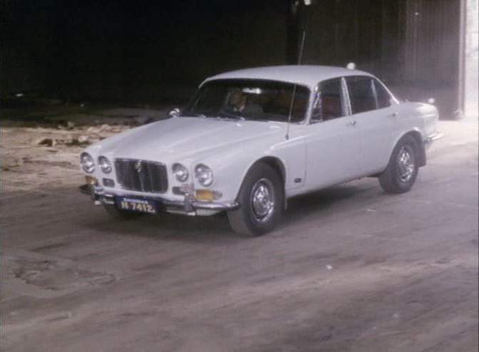 Jaguar XJ6