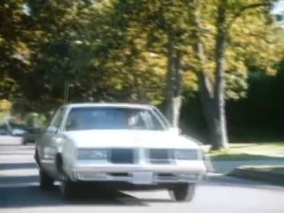 Oldsmobile Cutlass Supreme in Shootdown