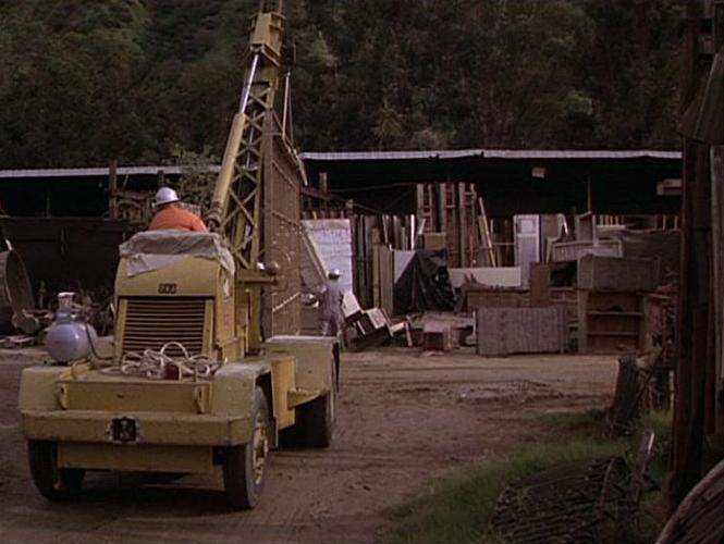Hughes-Keenan Roustabout Crane