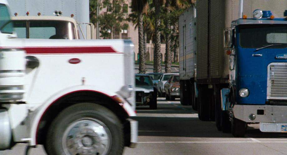 White-Freightliner WFT-6364T