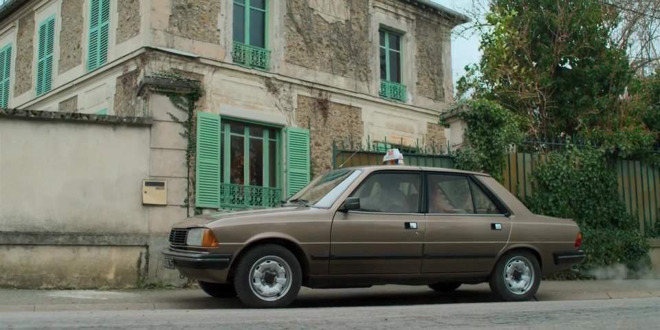 Peugeot 305