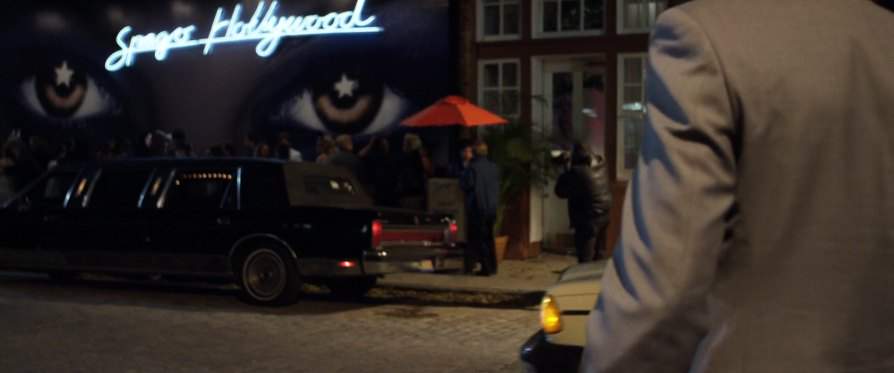 Lincoln Town Car Stretched Limousine