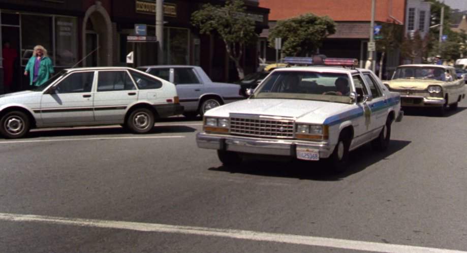 Plymouth De Luxe Suburban