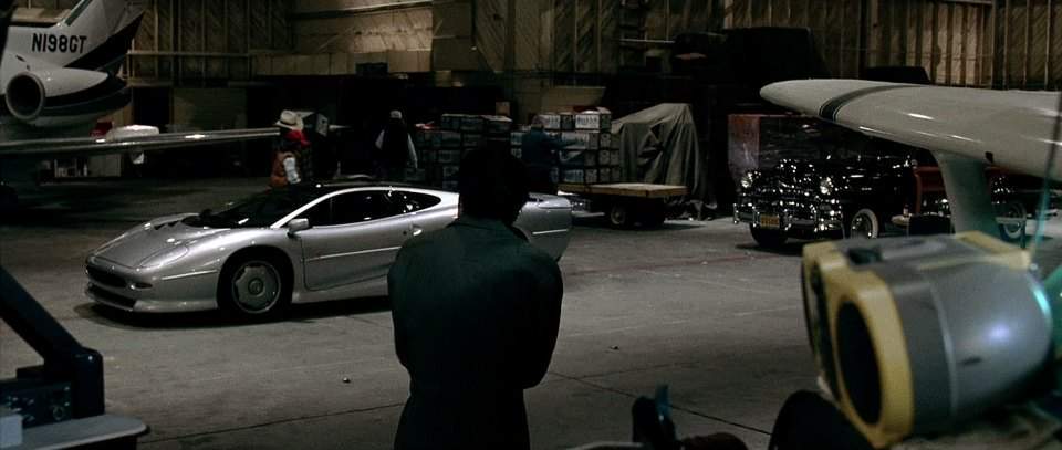 Jaguar XJ220