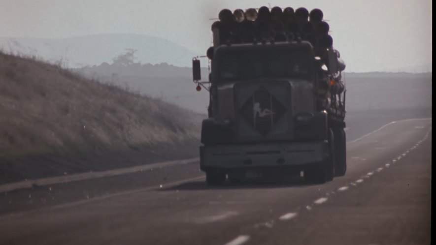 Freightliner FLC 120