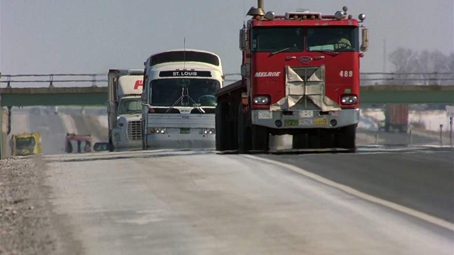 Peterbilt 352