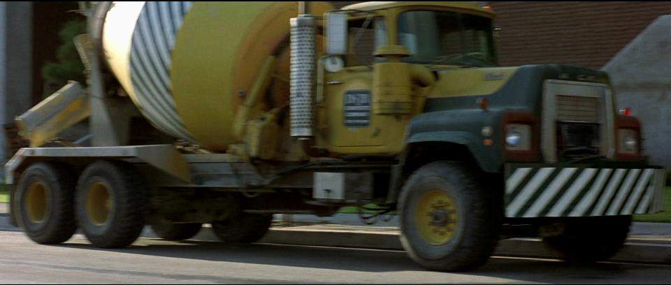 Mack RS-600 L