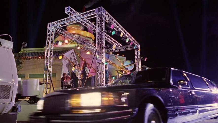 Lincoln Town Car Stretched Limousine