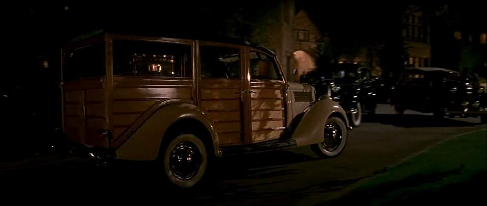 Ford V8 De Luxe Station Wagon