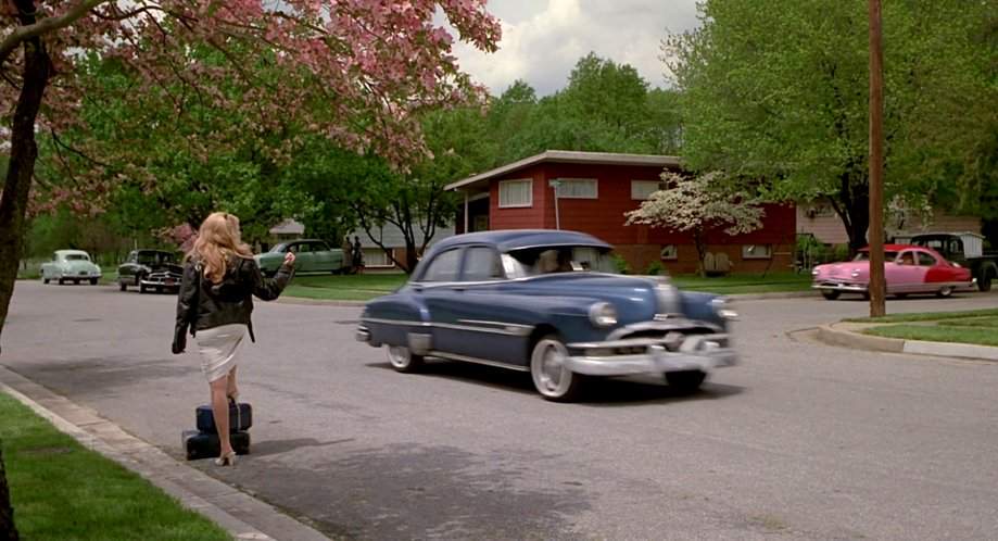 Pontiac Chieftain De Luxe