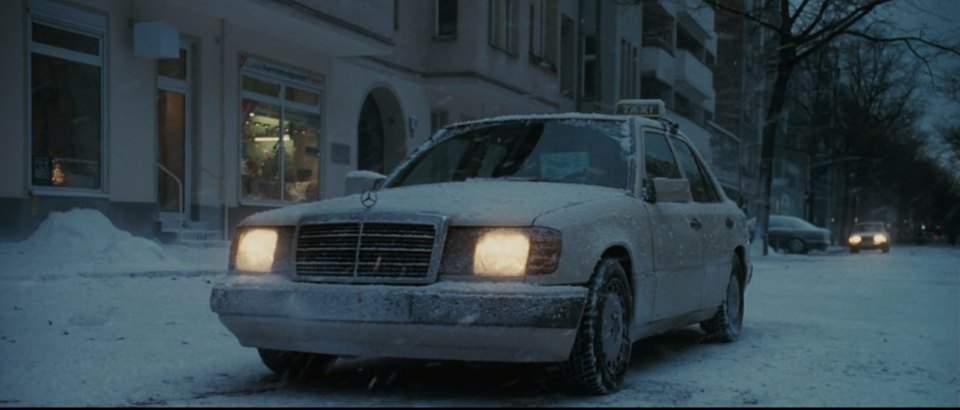 1990 Mercedes-Benz W124 in Flightplan