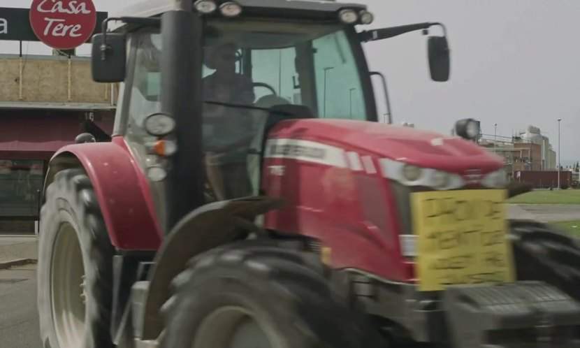 Massey Ferguson 7716
