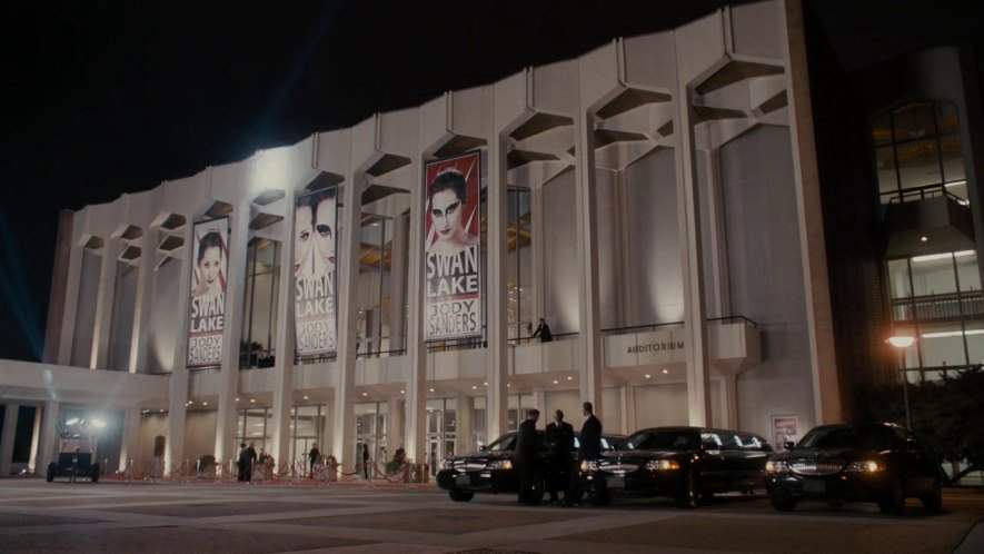 Lincoln Town Car Stretched Limousine