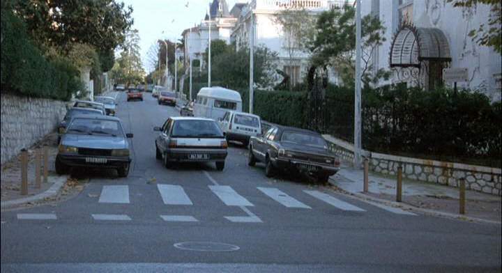 Peugeot 305