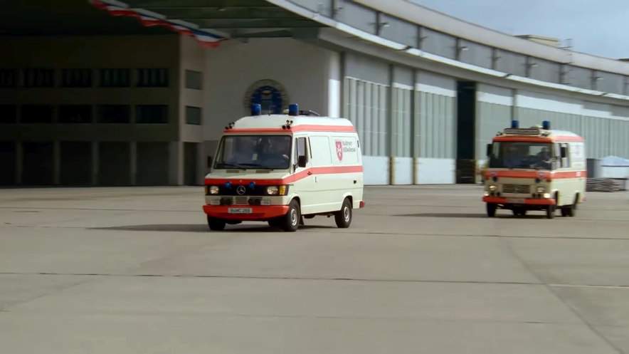 Mercedes-Benz 