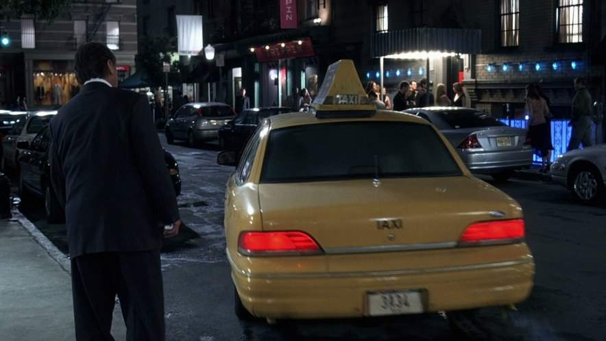 Ford Crown Victoria