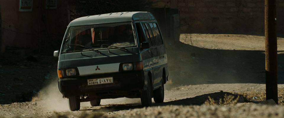 Mitsubishi L-300