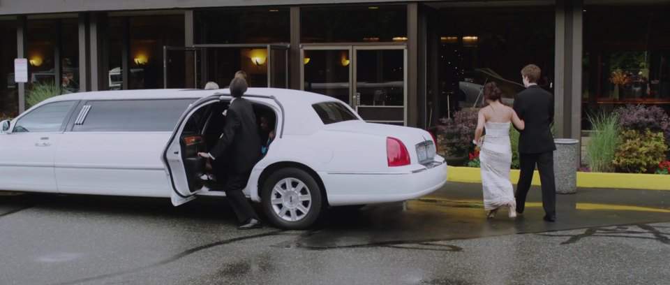 Lincoln Town Car Stretched Limousine