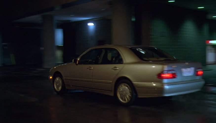 Mercedes-Benz E 320