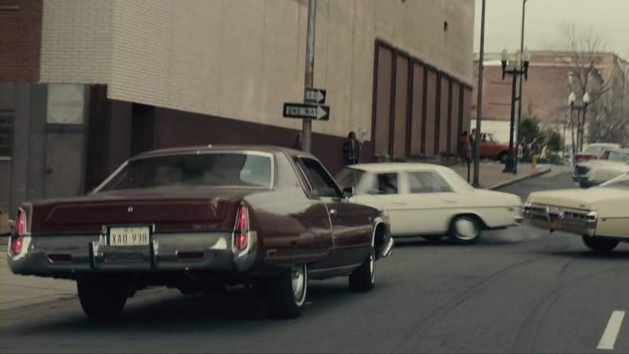 Chrysler New Yorker Brougham