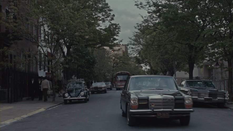 Mercedes-Benz 220