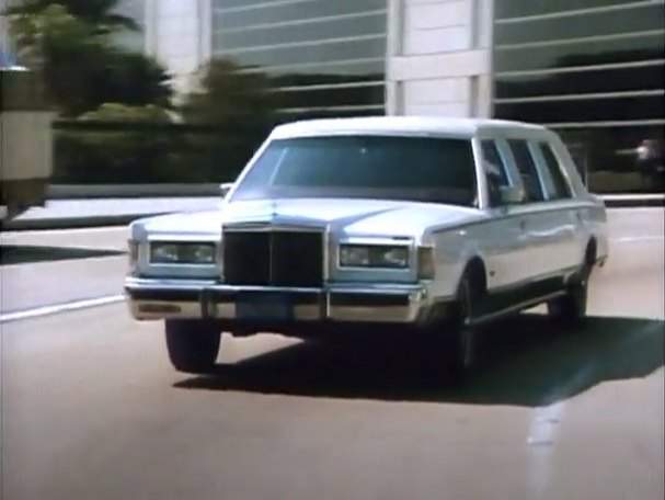 Lincoln Town Car Stretched Limousine