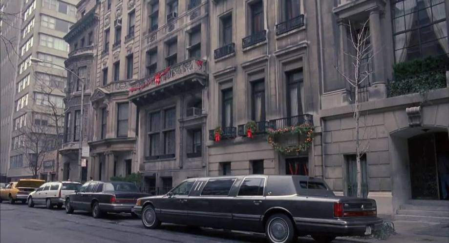 Lincoln Town Car Stretched Limousine