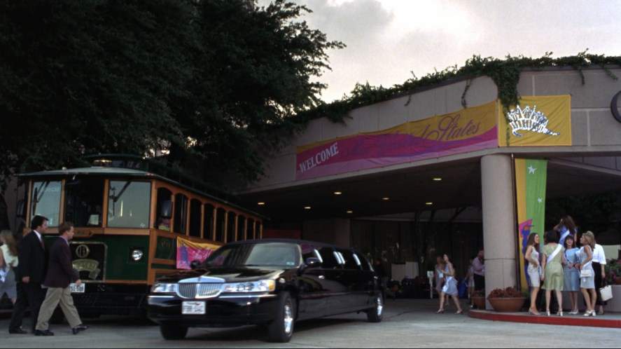 Lincoln Town Car Stretched Limousine