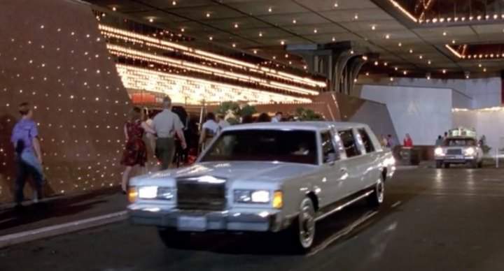 Lincoln Town Car Stretched Limousine