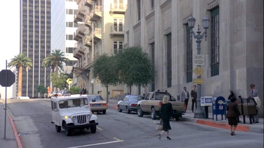 AM General DJ-5 Dispatcher