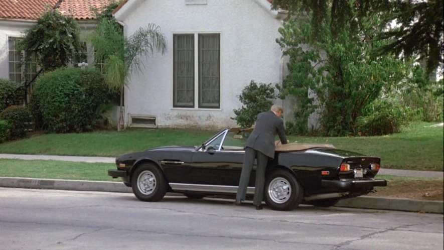 Aston Martin V8 Volante