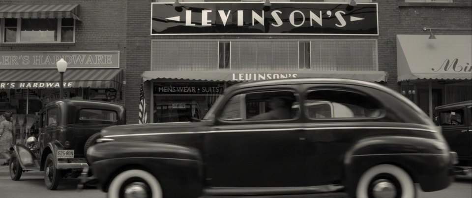Ford De Luxe