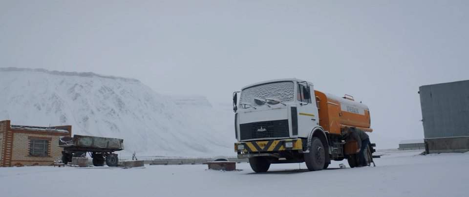 MAZ 5337 in Arctic Void