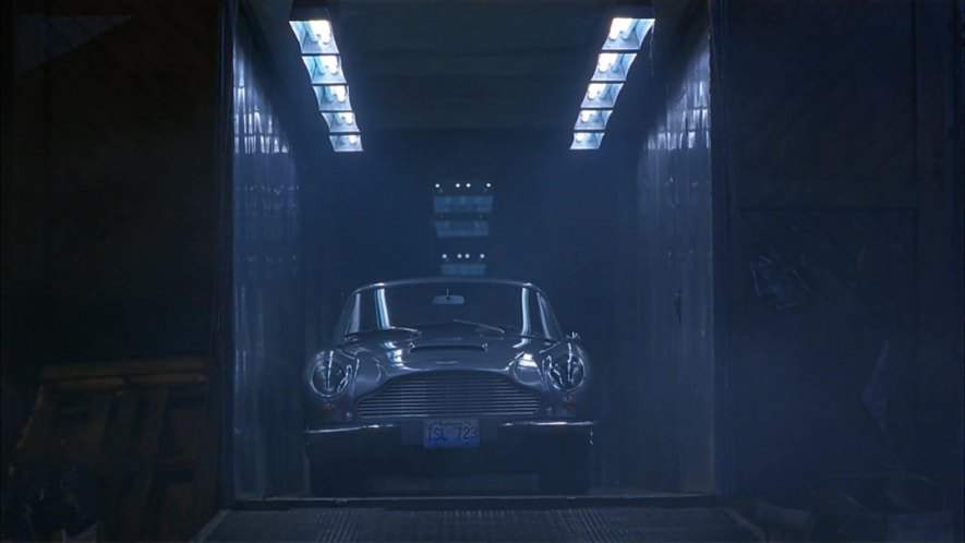 Aston Martin DB6 MkI