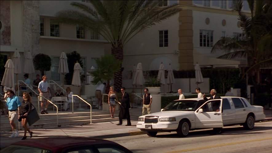 Lincoln Town Car Stretched Limousine