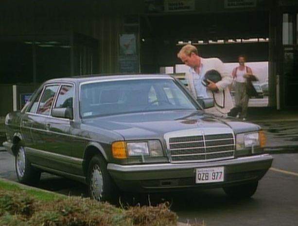Mercedes-Benz 560 SEL