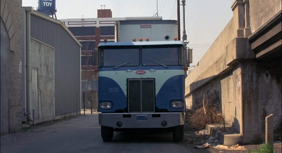 Peterbilt 352