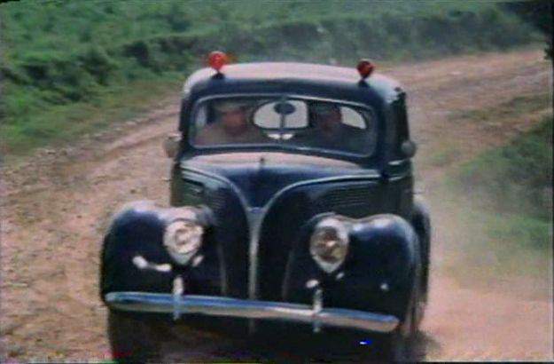 Ford V8 De Luxe