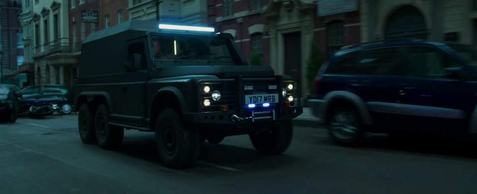 Land-Rover Defender 90