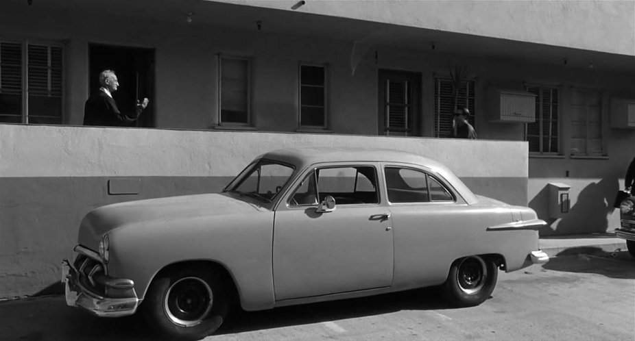Ford De Luxe