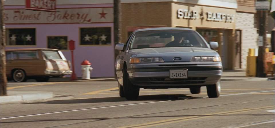 Ford Crown Victoria