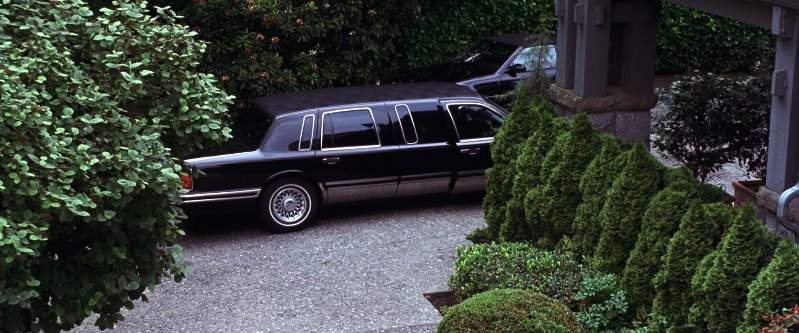 Lincoln Town Car Stretched Limousine
